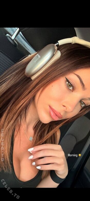 Full leaked Emiliia ar private onlyfans photo