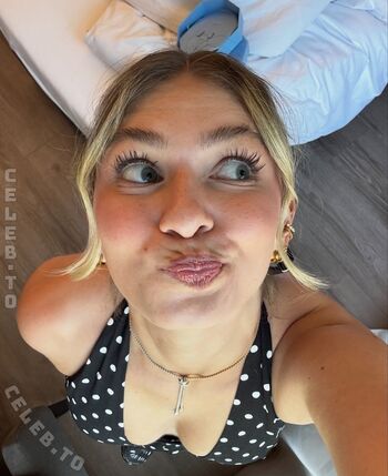 Full leaked Emilylior private onlyfans photo