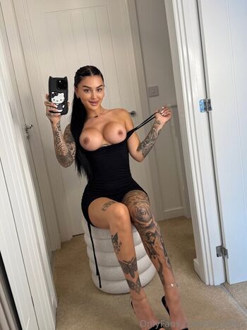 Full leaked Emilywakelingx private onlyfans photo