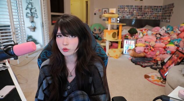 Full leaked Emiru private onlyfans photo