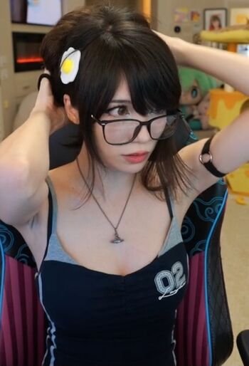 Full leaked Emiru private onlyfans photo