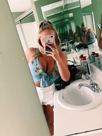 Full leaked Emma burzynski page private onlyfans photo