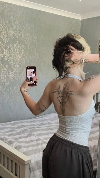 Full leaked Emzeeni private onlyfans photo