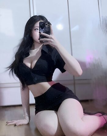 Full leaked Enhypeden private onlyfans photo