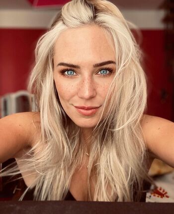 Full leaked Eva mikulski page private onlyfans photo