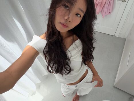 Full leaked Evelyn ha private onlyfans photo