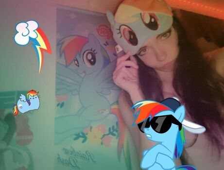 Full leaked Fallingunicorn private onlyfans photo
