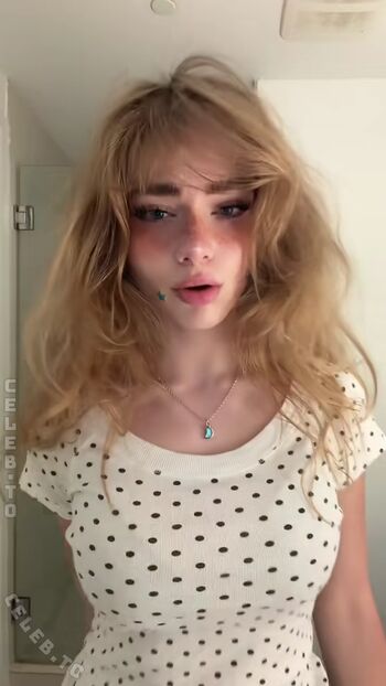 Full leaked Felinenyaa private onlyfans photo