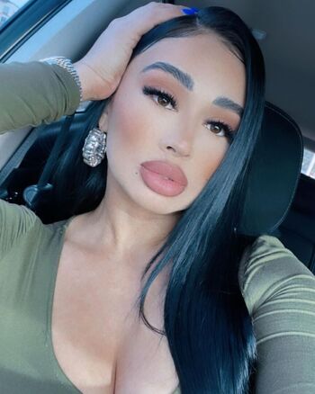 Full leaked Glamariz private onlyfans photo