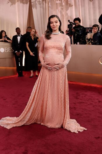 Full leaked Hailee steinfeld  page private onlyfans photo