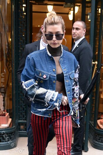 Full leaked Hailey bieber private onlyfans photo