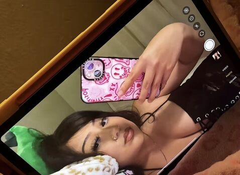 Full leaked Hellokittylvrr private onlyfans photo