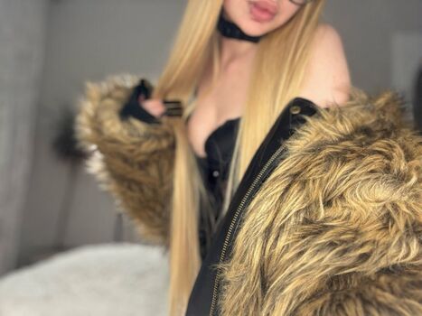 Full leaked Heltylovve private onlyfans photo