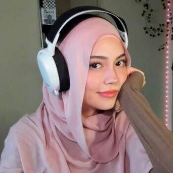 Full leaked Hijab on page private onlyfans photo