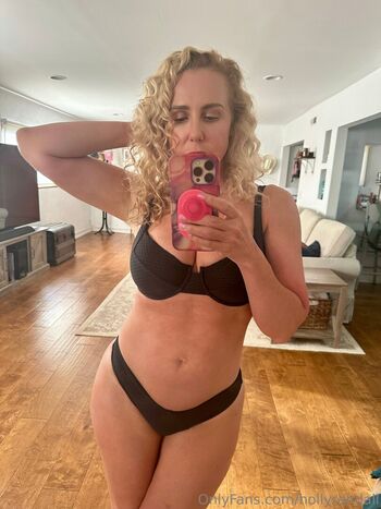 Full leaked Holly randall private onlyfans photo
