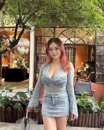 Full leaked Holly shu private onlyfans photo