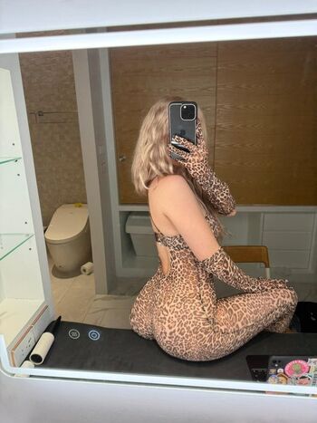 Full leaked Holylolly private onlyfans photo