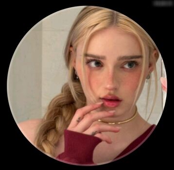 Full leaked Honeypuu private onlyfans photo