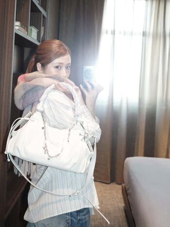 Huh Yunjin 허윤진