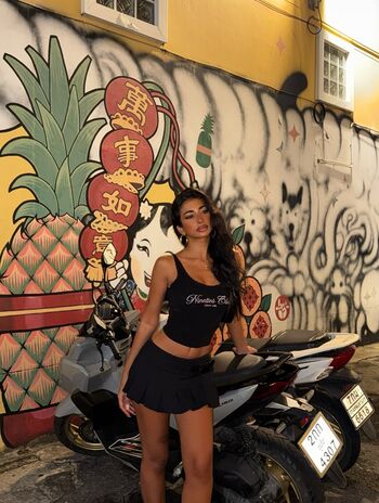 Full leaked Iffat marash private onlyfans photo
