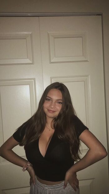 Full leaked Ilinamcqueen private onlyfans photo