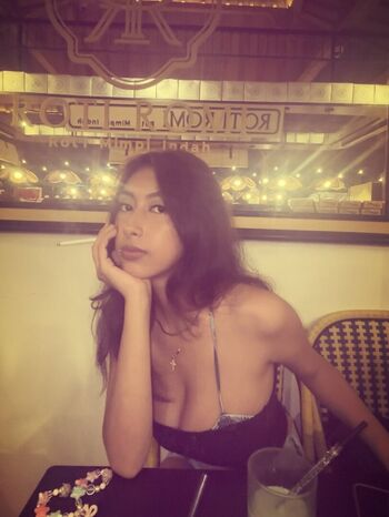 Full leaked Indonesian girls private onlyfans photo