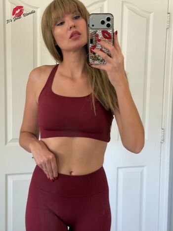 Full leaked Itsjustblondie page private onlyfans photo