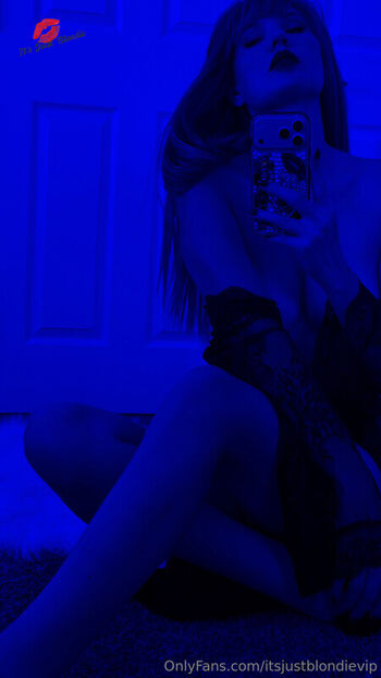 Full leaked Itsjustblondie page private onlyfans photo