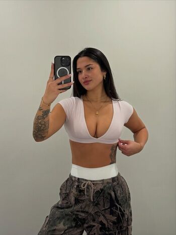 Full leaked Izzyflannery private onlyfans photo