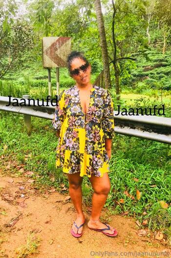Full leaked Jaanu aunty private onlyfans photo