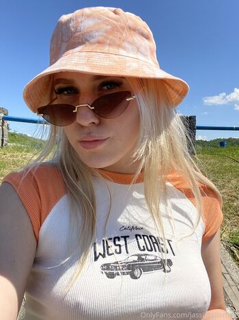 Full leaked Jassietailorfree private onlyfans photo
