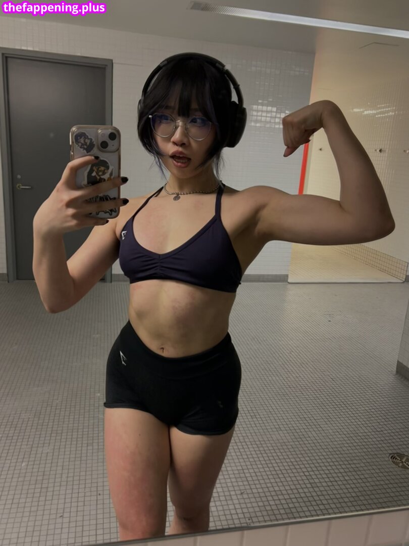 Janet He / https: / jjanethe / jjanethee / jjanether6 Çıplak OnlyFans Fotoğrafı #16