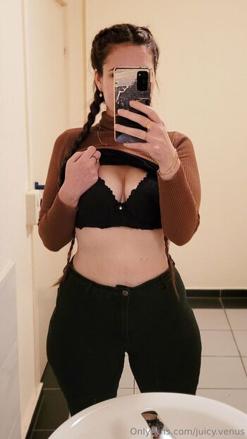 Full leaked Juicyvenus private onlyfans photo