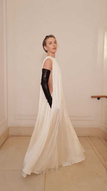 Full leaked Julianne hough page private onlyfans photo