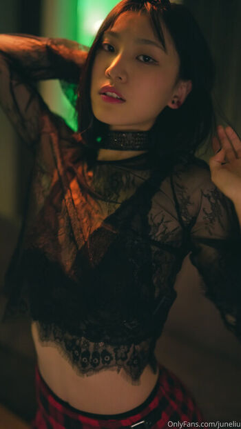 Full leaked June liu  page private onlyfans photo
