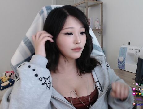 Kang Hee Yoon