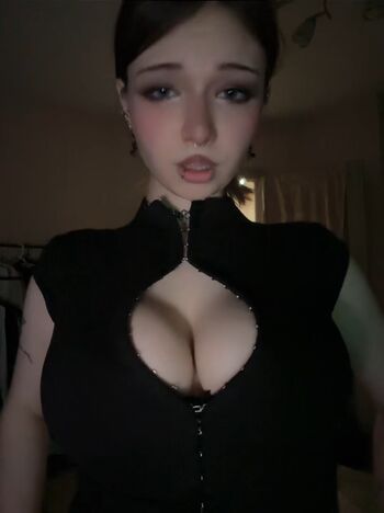 Full leaked Karlychaa private onlyfans photo