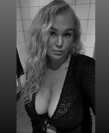 Full leaked Karolina nilsson private onlyfans photo