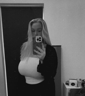 Full leaked Karolina nilsson private onlyfans photo