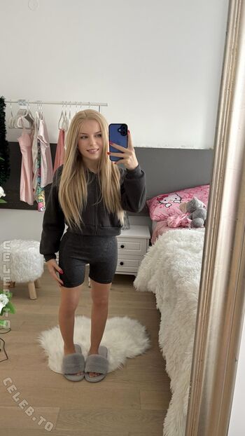 Full leaked Kayliekaylie private onlyfans photo