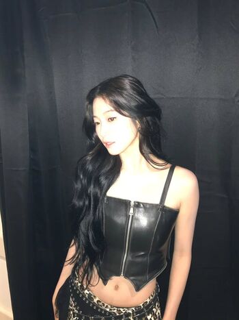 Kazuha Nakamura 中村 一葉