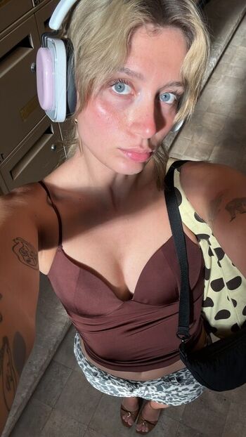 Full leaked Lapannyyy private onlyfans photo