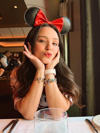 Larissa Manoela
