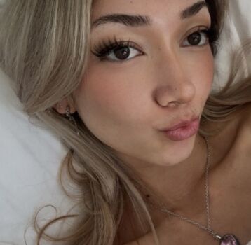 Full leaked Laselyii private onlyfans photo