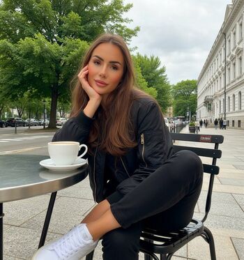 Full leaked Laura hollyman page private onlyfans photo