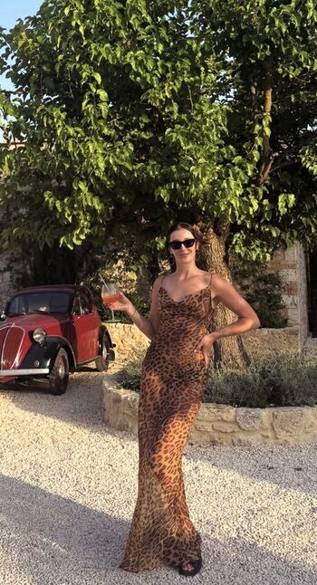 Full leaked Laura robson private onlyfans photo