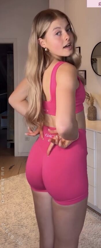 Full leaked Lea alena private onlyfans photo