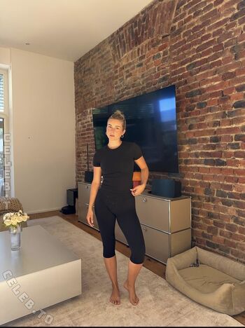 Full leaked Lea breuer private onlyfans photo
