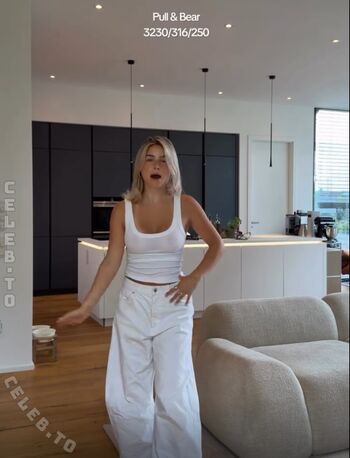 Full leaked Lea breuer private onlyfans photo
