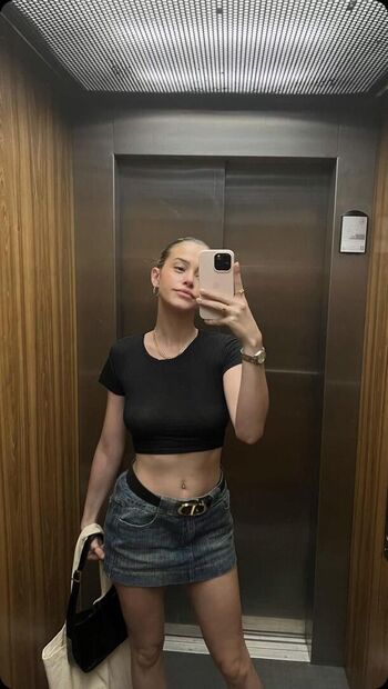 Full leaked Lea elui private onlyfans photo